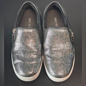 Nine West Big Kids Deirdrah Loafer, Size 2.5 US Snakeskin pattern